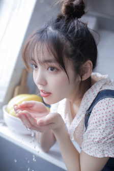年轻女教师在线播放